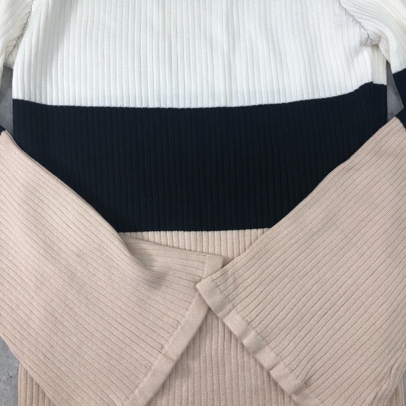 Elegant Black and White Striped Flare Top ✨Host Pic ✨ Size XL - Picture 8 of 9